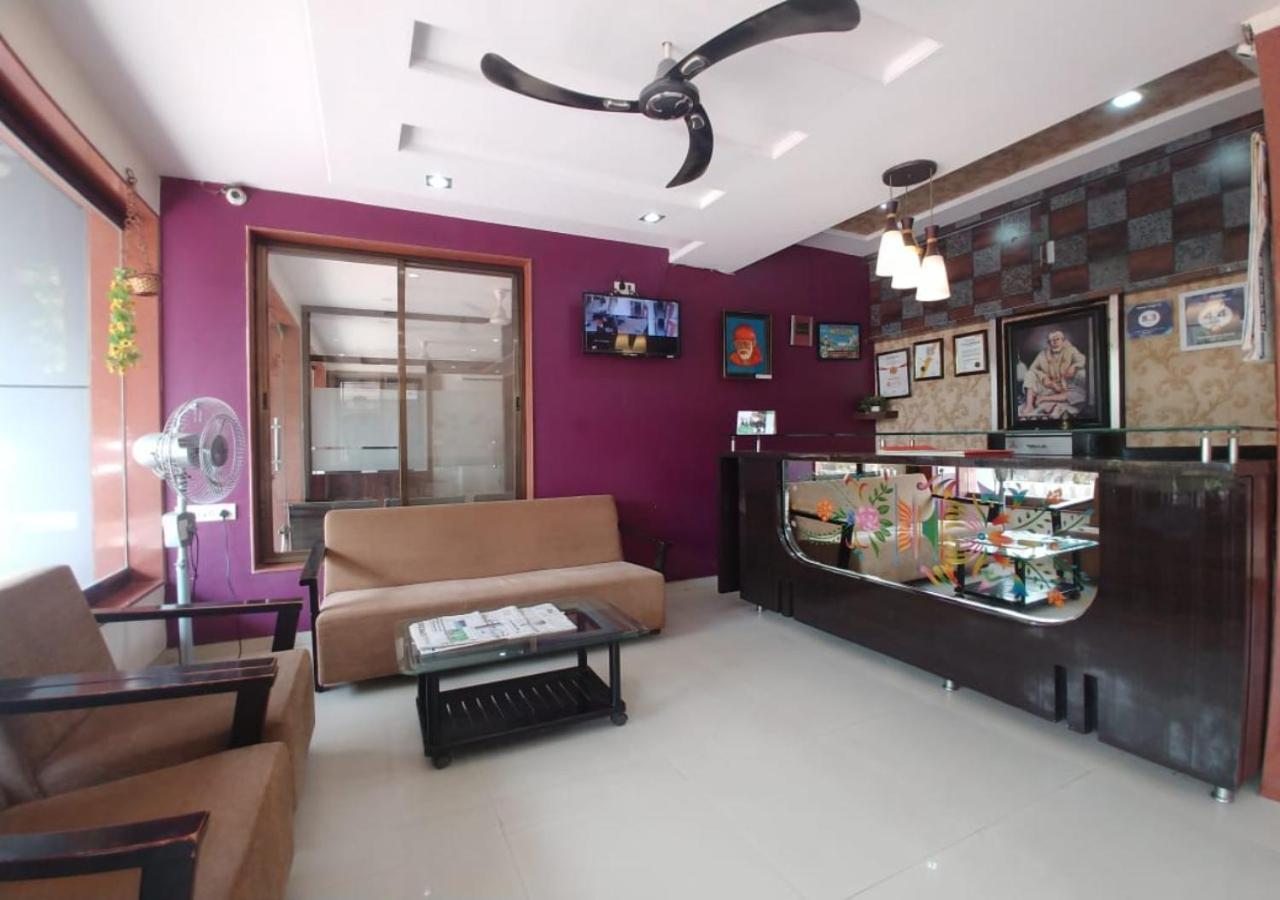 Hotel Yogiraj เชอร์ดี ภายนอก รูปภาพ