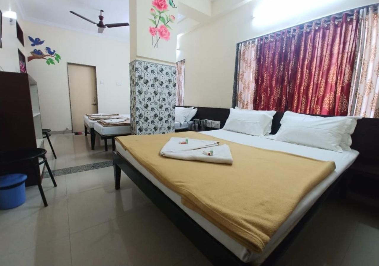 Hotel Yogiraj เชอร์ดี ภายนอก รูปภาพ