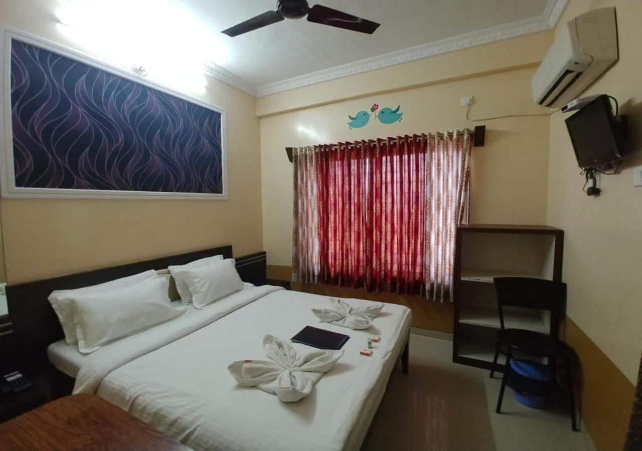 Hotel Yogiraj เชอร์ดี ภายนอก รูปภาพ