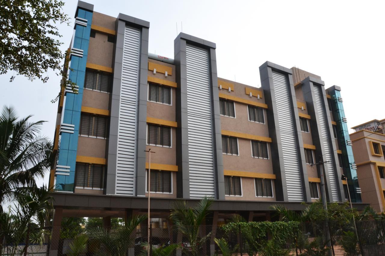 Hotel Yogiraj เชอร์ดี ภายนอก รูปภาพ